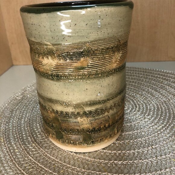 Hand-Made Pottery Vase with Unique Texture and Glazing - Picture 2 of 9